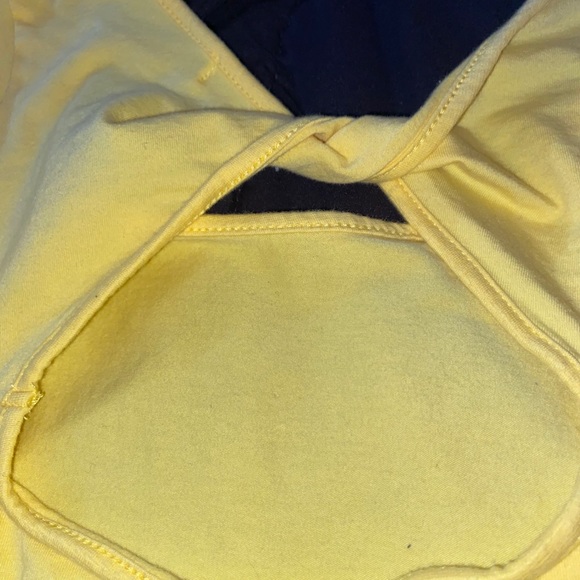 Yellow twisted back crop top - Picture 3 of 4